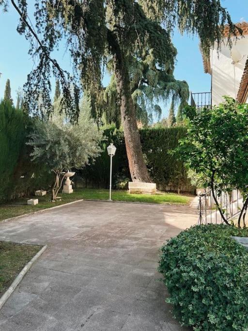 Villa A Los Pies De La Alhambra Granada Esterno foto